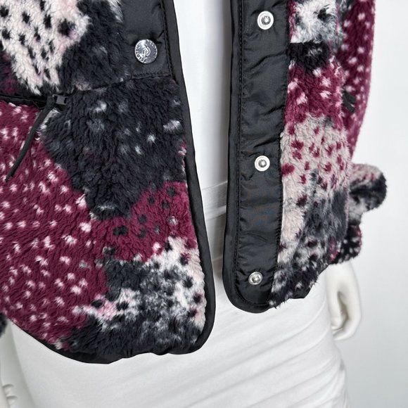 Peloton Caviar Camo Snap Sherpa Jacket in Spotted Purple Black Women’s Size S - Picture 12 of 17